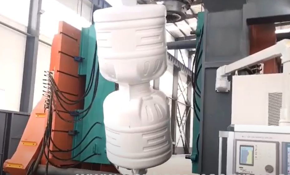 double-cavity water tank blow molding machine